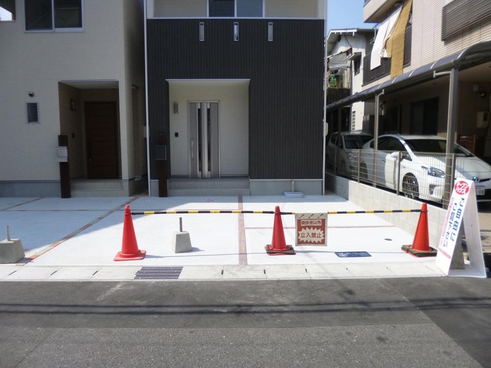 Parking lot. (August 2013) Shooting