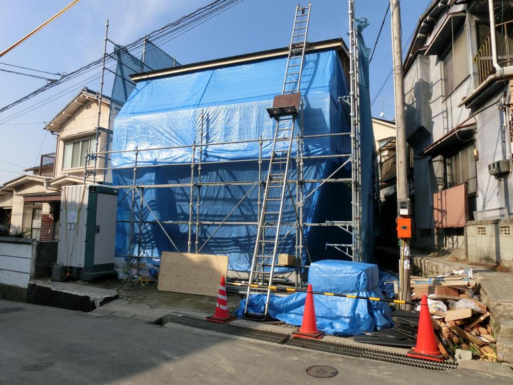 Local appearance photo. Local (11 May 2013) Shooting