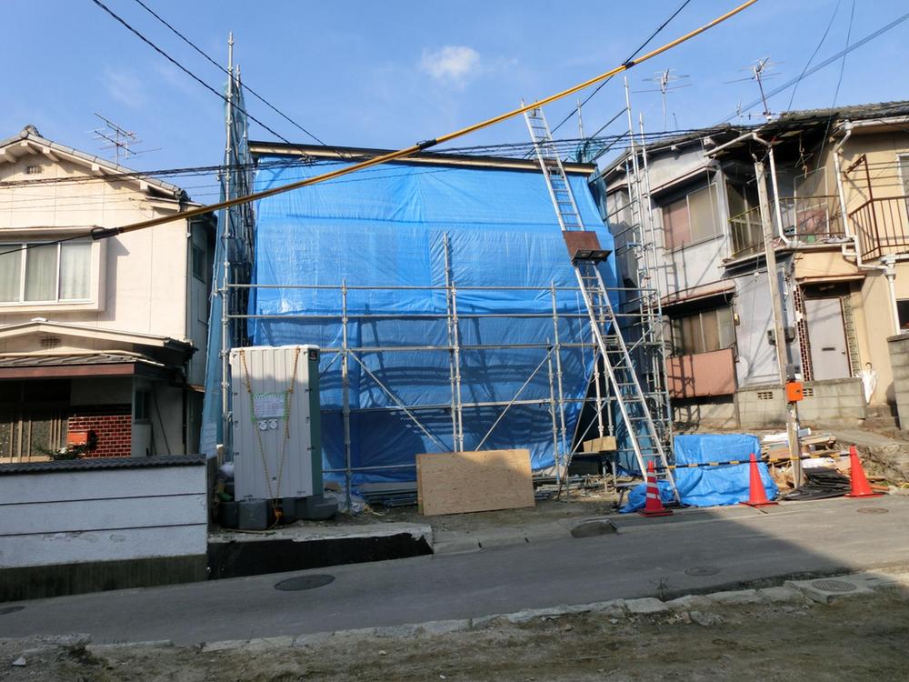 Local appearance photo. Local (11 May 2013) Shooting