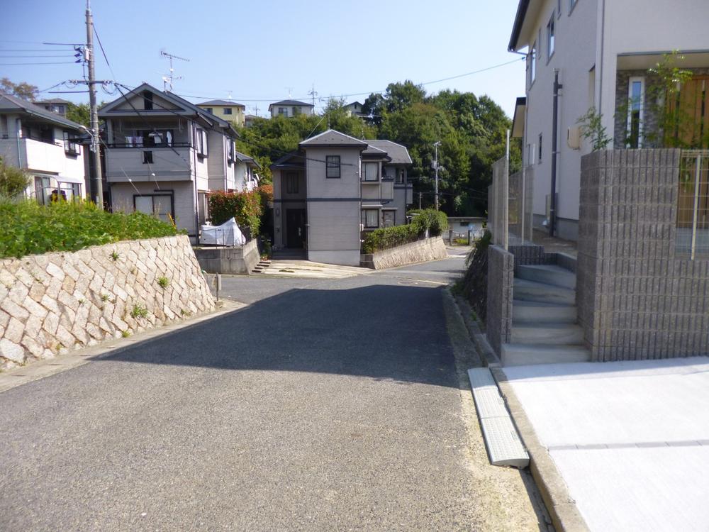 Local photos, including front road. (October 2013) Shooting