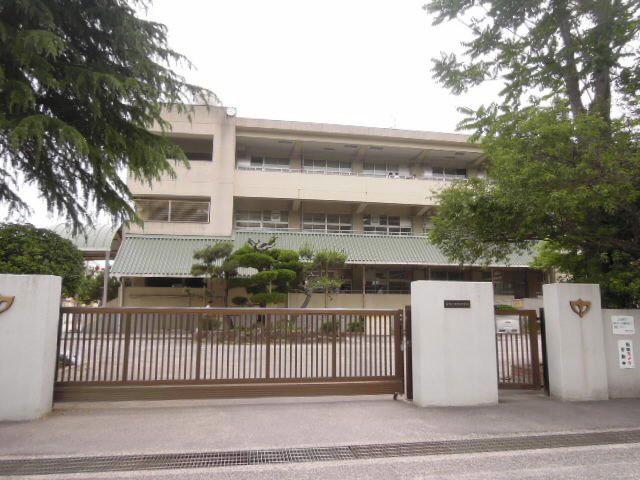 Junior high school. 616m to Kure Municipal Aga junior high school