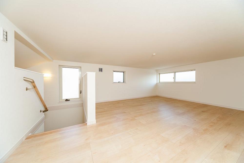 Same specifications photos (Other introspection). Climb Ease stairs With attic storage!  Reference photograph