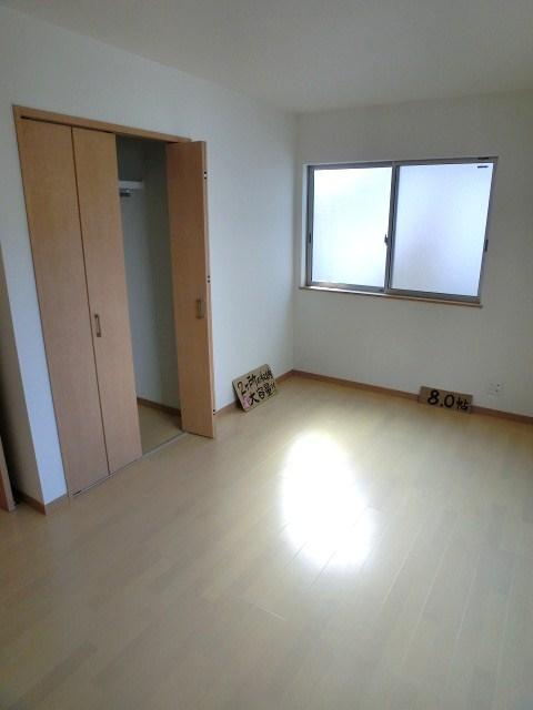 Non-living room. Room (August 2013) Shooting