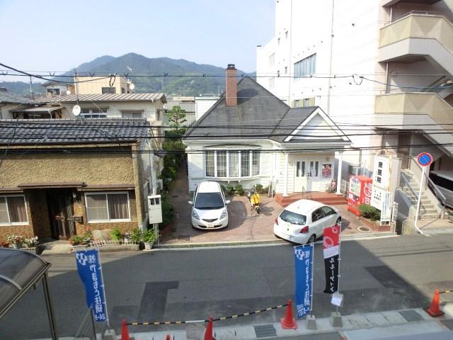 View photos from the dwelling unit. Local (August 2013) Shooting