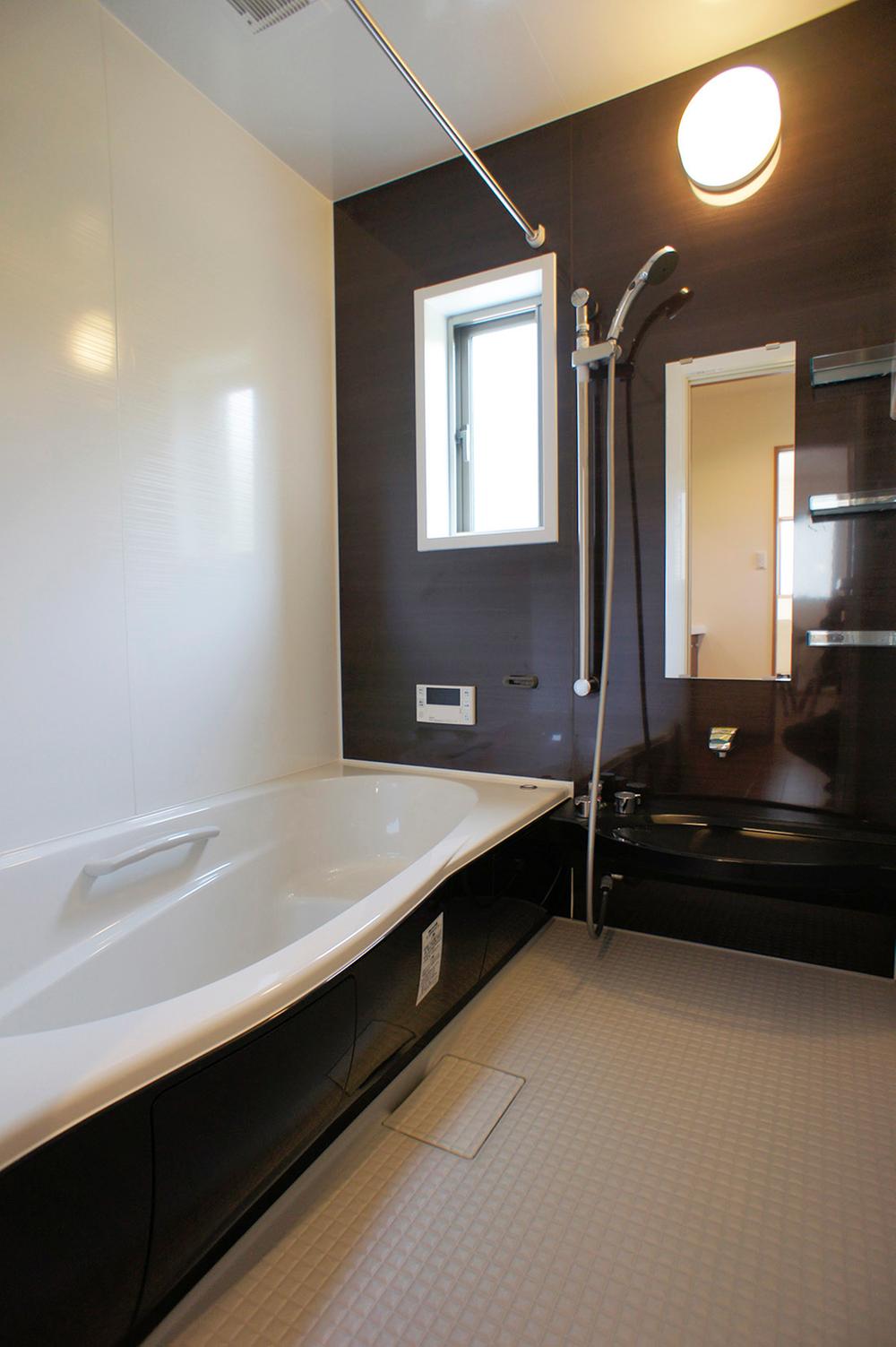 Bathroom. Indoor (April 2013) in Capture chic calm atmosphere, You can also heal daily fatigue in the wide and spacious bathtub. Your skin also is Nashi smooth mistake further with mist sauna. 