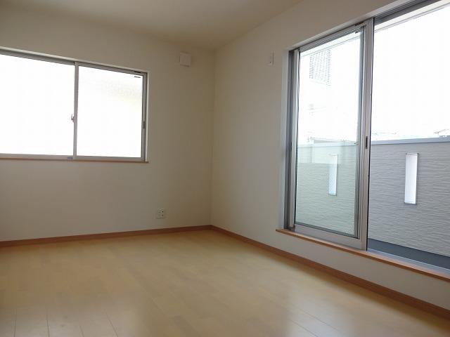 Non-living room. Well-ventilated and good two-plane window