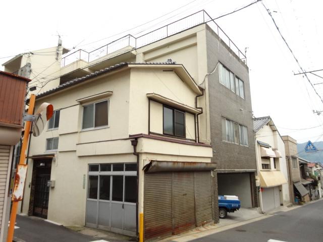 Local appearance photo. Local (June 2013) Shooting Also it looks 3DK × 4 units of the building in the back It came with (current full occupancy)