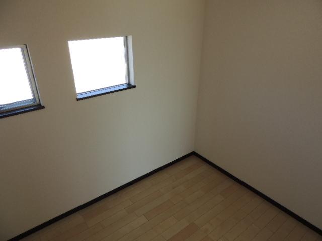 Receipt. Western-style is B. 