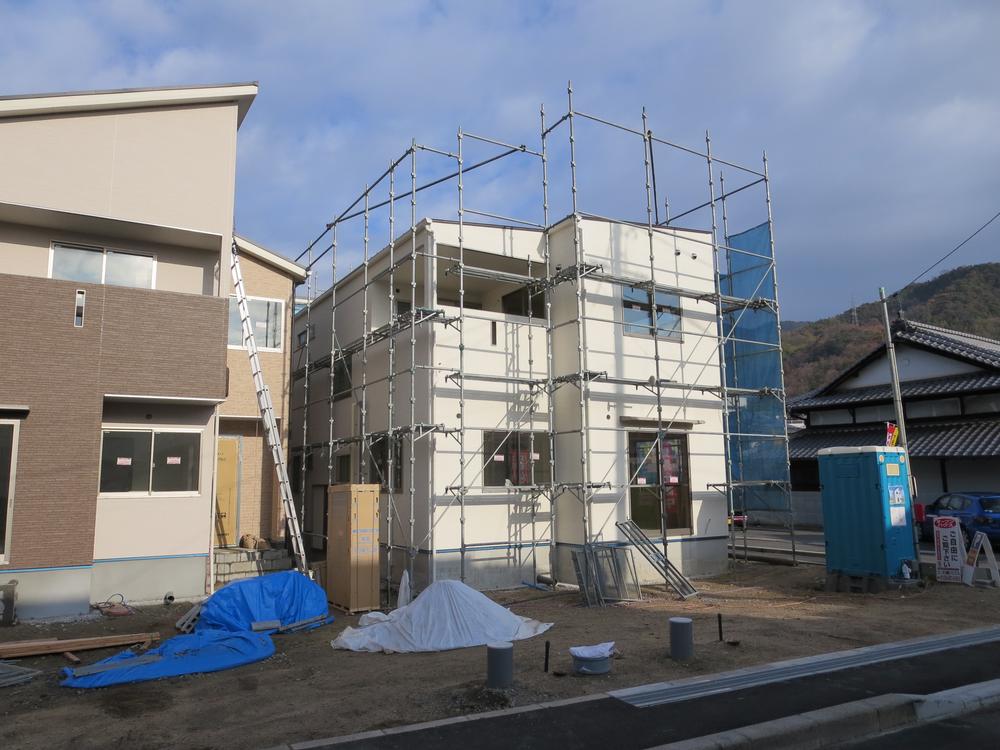 Local appearance photo. Local (12 May 2013) Shooting