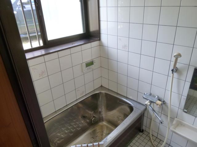 Bathroom. Indoor (April 2013) Shooting