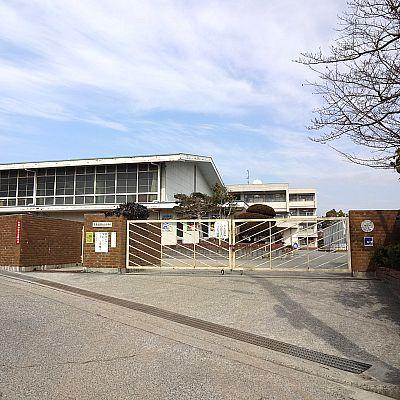 Junior high school. Showakita junior high school