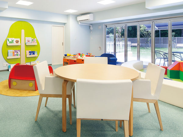 Shared facilities.  [Culture Room, which also functions as a meeting place of people live] Culture Room carpeted. Rain of the day seems to me a big success as a playground of children dressed. Also, And exchange with the direction of education mom and the same generation, It will also be a social occasion of large apartment unique. (Same specifications)