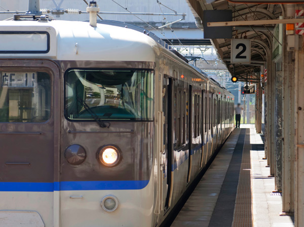 Surrounding environment. 3-minute walk to JR "Wu" station (220m)! With JR, To "new wide" station 7 minutes, "Kaita city" 30 minutes to the station, 38 minutes to "Hiroshima" station! It can be used to commute the time of the read JR.