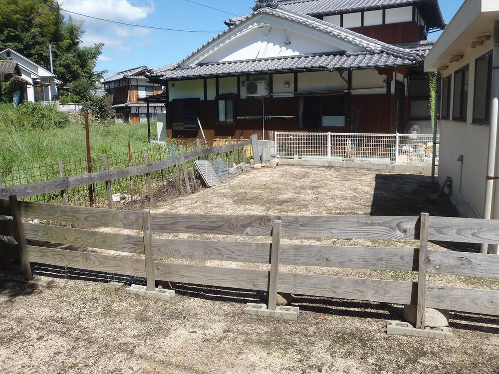 Garden. Field in large site ・ There is also a dog run