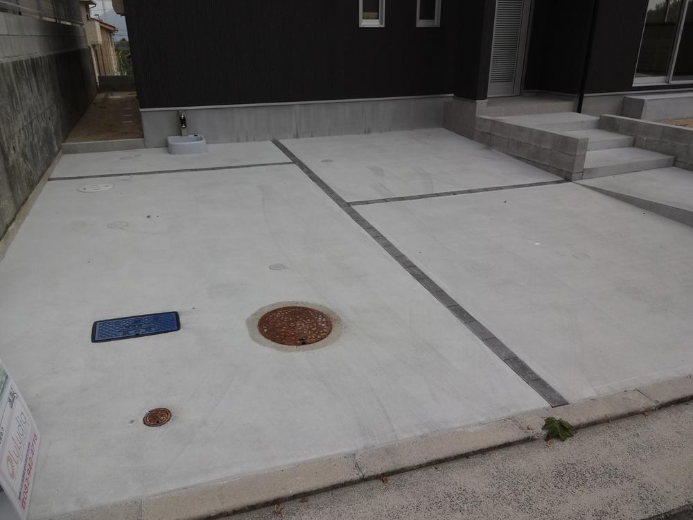 Parking lot. Local (10 May 2013) Shooting