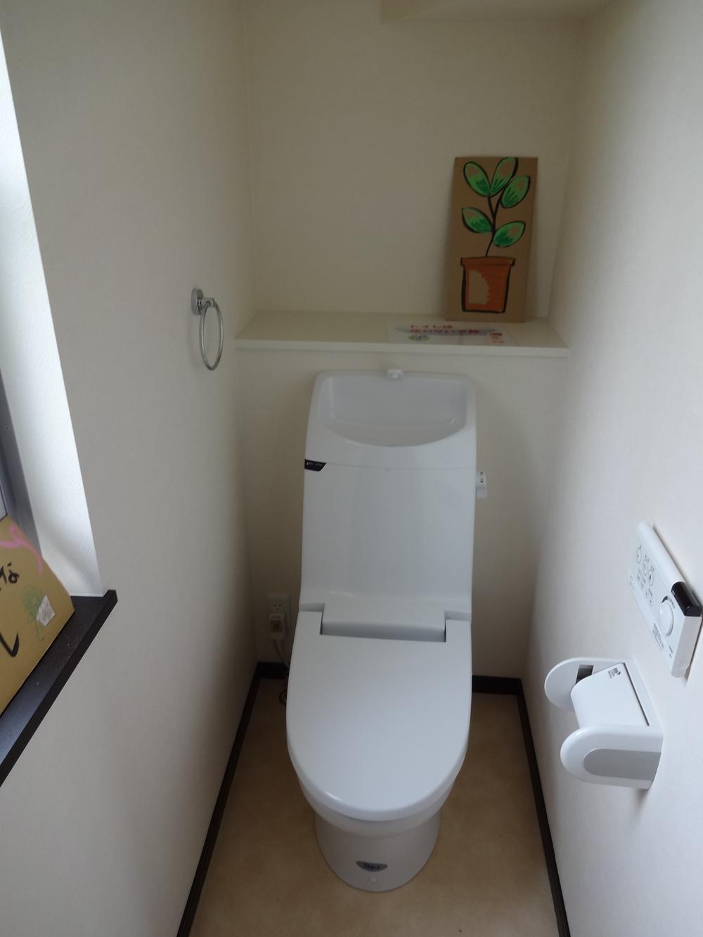 Toilet. Indoor (10 May 2013) Shooting