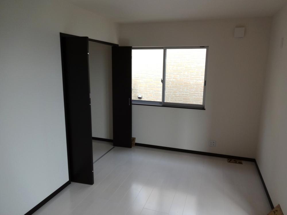 Non-living room. Indoor (10 May 2013) Shooting