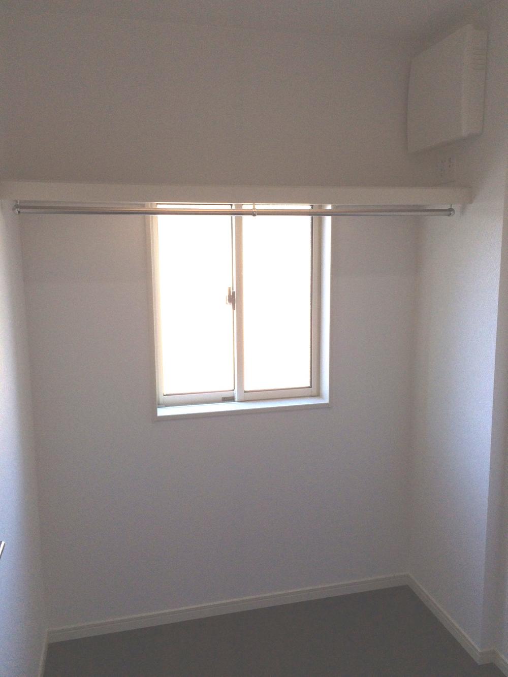 Receipt. Walk-in closet