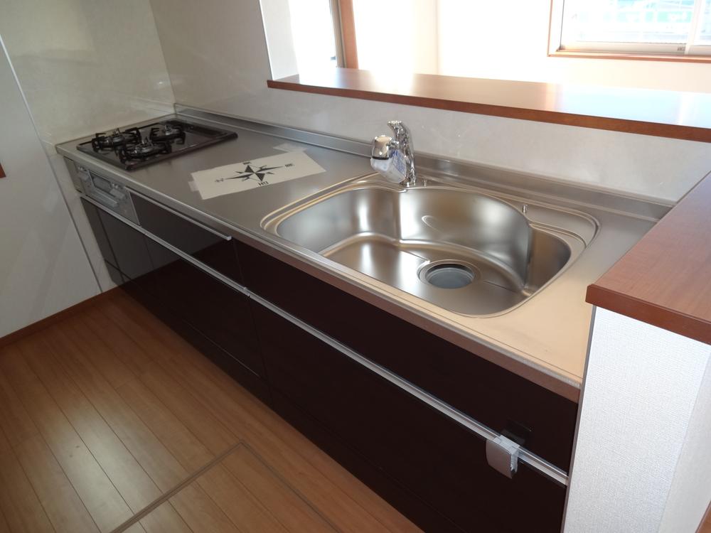 Kitchen. Indoor (11 May 2013) Shooting