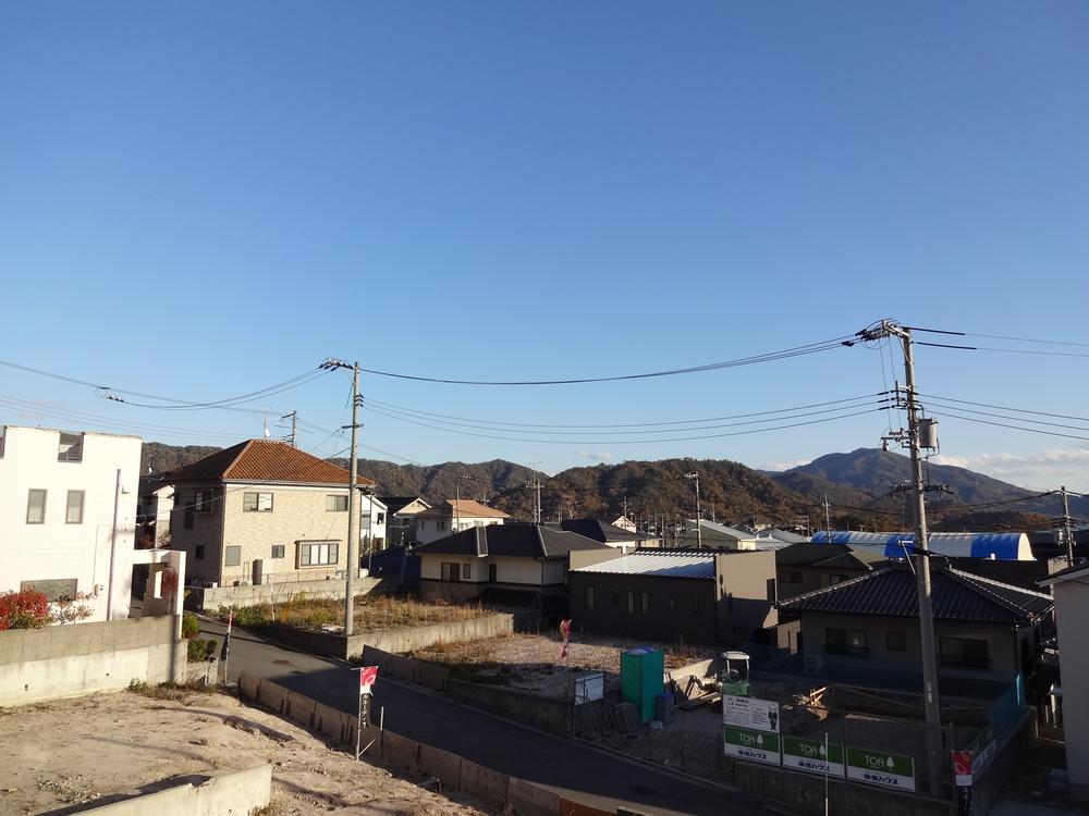 View photos from the dwelling unit. View from the site (November 2013) Shooting