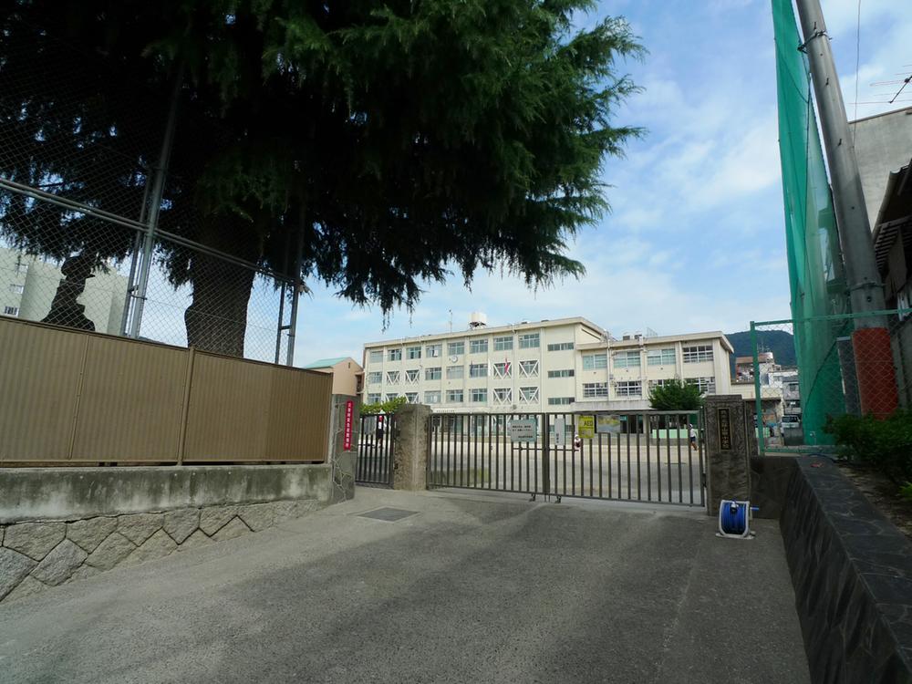 Primary school. Soyamada 250m up to elementary school