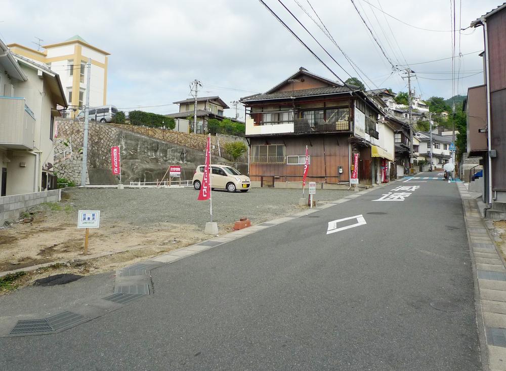 Local photos, including front road. Local (10 May 2013) Shooting