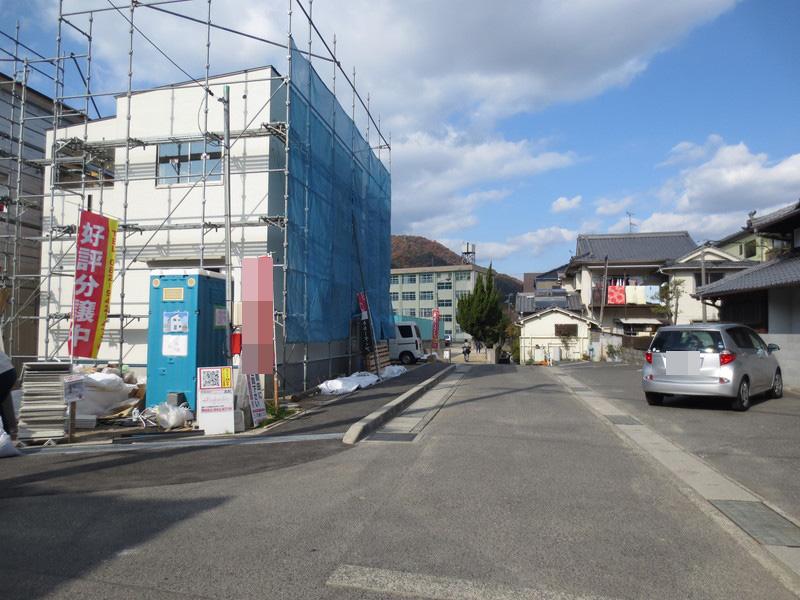 Local photos, including front road. December 2013 shooting