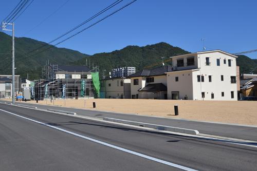 Local photos, including front road. Local (10 May 2013) Shooting