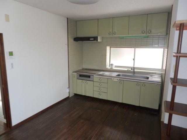 Kitchen. Kitchen of the IH cooking heater is already replaced in 2008.