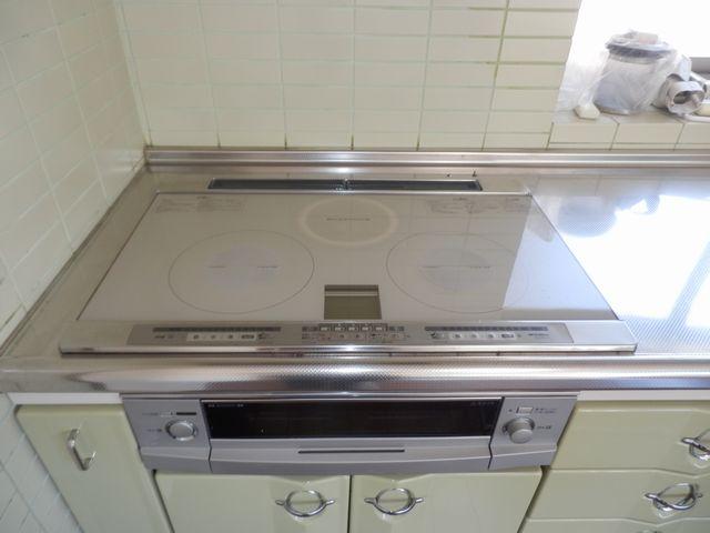 Kitchen. Kitchen of the IH cooking heater is already replaced in 2008.
