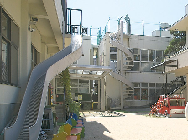 Surrounding environment. And devising kindergarten virtue style nursery school (about 430m / 6-minute walk)