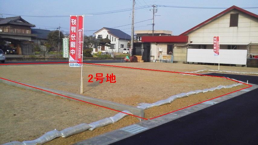 Local photos, including front road. Local (February 2012) Shooting