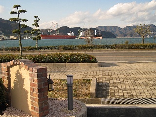 Other common areas. You can see the sea