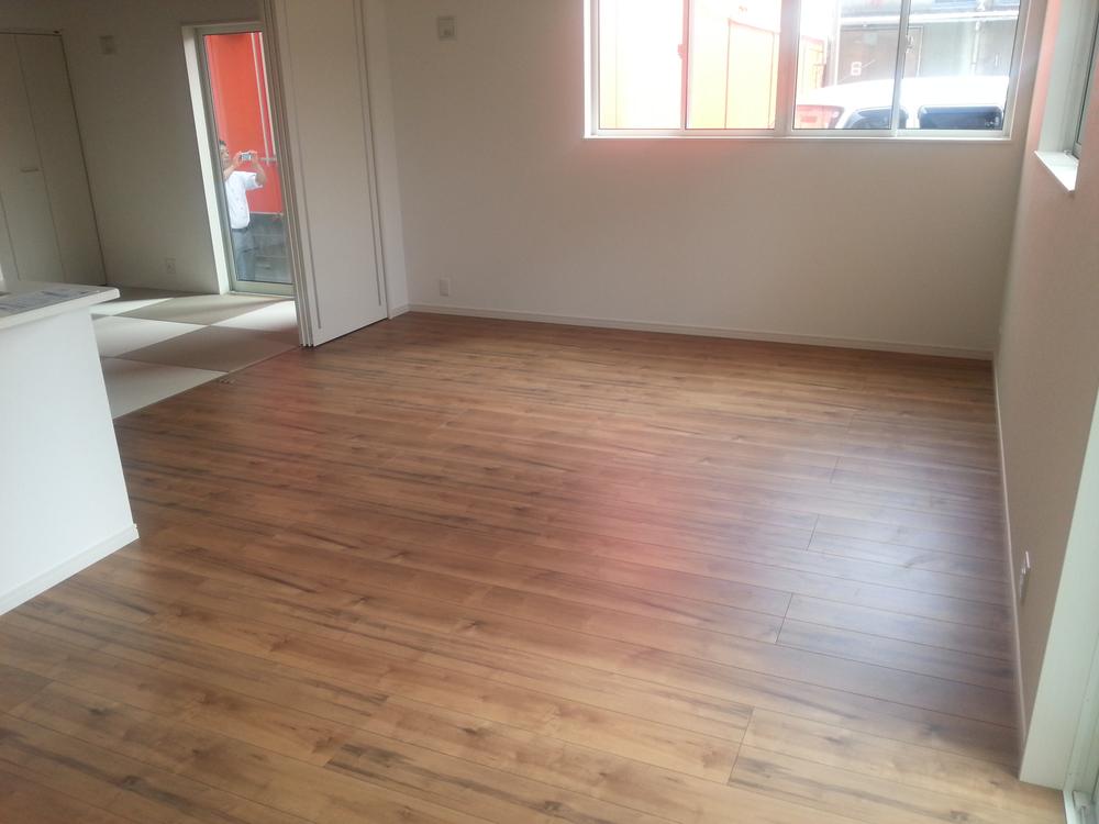 Living. Local (September 2013) Shooting