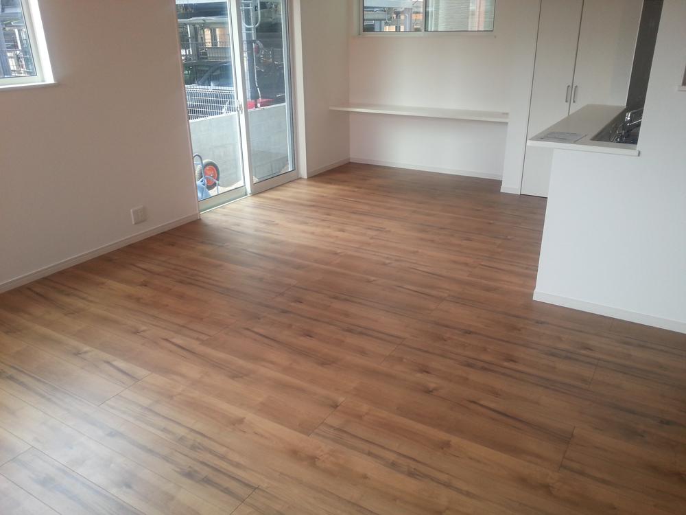 Same specifications photos (living). Local (September 2013) Shooting