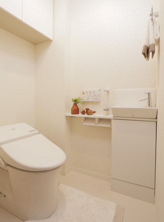 Toilet.  [toilet] Stylish and eco-friendly tankless toilet. There are about 70% of the water-saving effect as compared with the company's traditional toilet bowl. Also, Hand wash basin of Square design, Scratch dirt, Strongly to bacteria, It maintains the integrity of the beauty long.