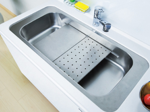 Kitchen.  [Utility sink] In the middle space and the plate in the sink, Wide sink and, We realize a wide cooking space.  ※ Less than, All amenities of the web is the same specification
