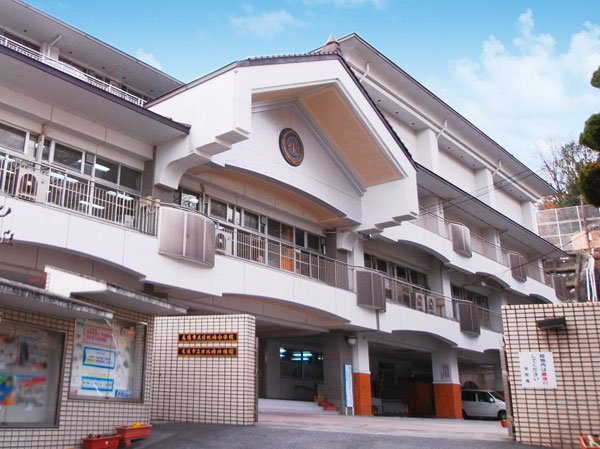 Surrounding environment. Municipal Hibisaki elementary school (about 760m / A 10-minute walk)