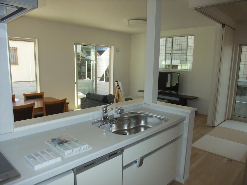 Kitchen. Local (10 May 2013) Shooting