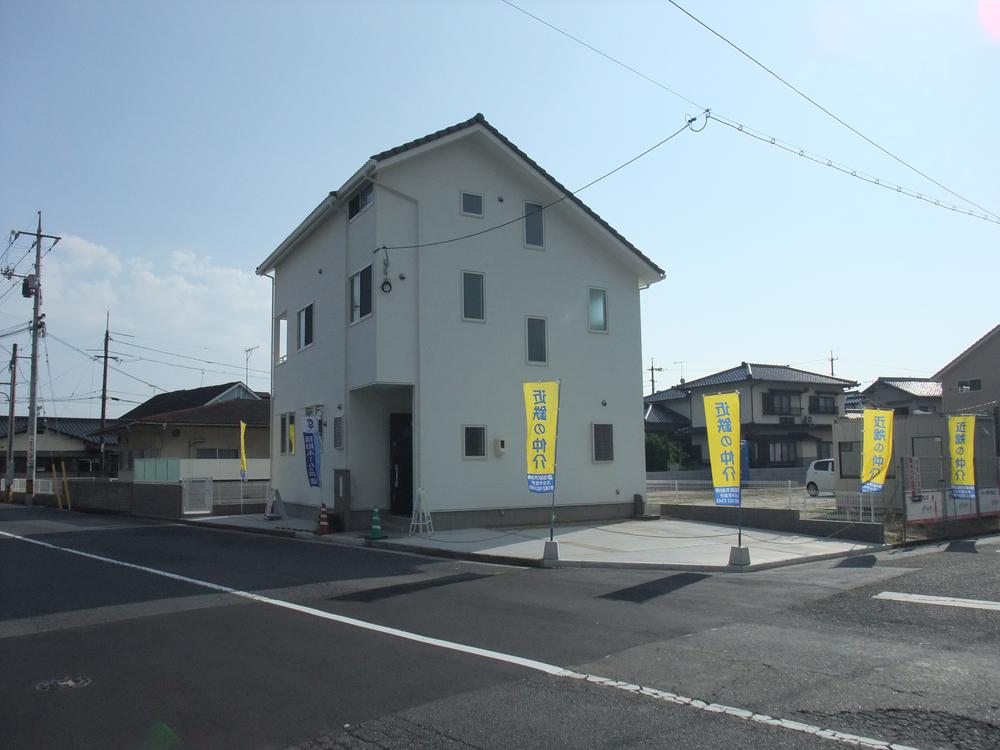 Local appearance photo. Local (11 May 2013) Shooting