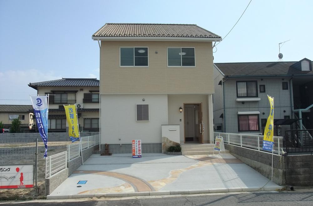 Local appearance photo. Local (11 May 2013) Shooting