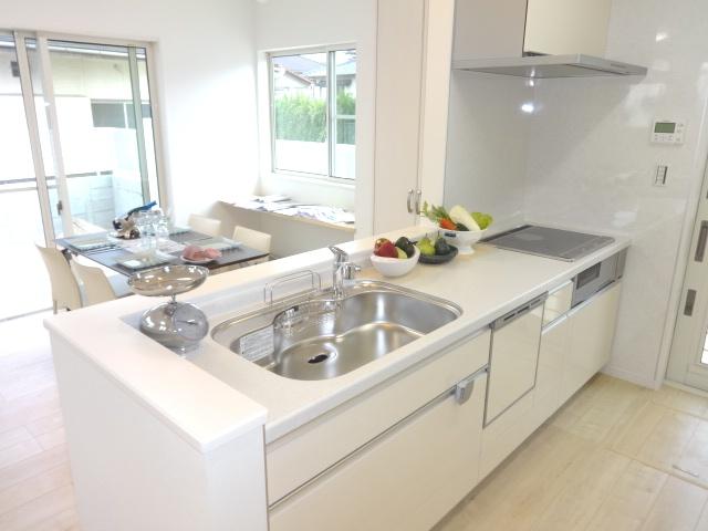 Kitchen. Local (10 May 2013) Shooting