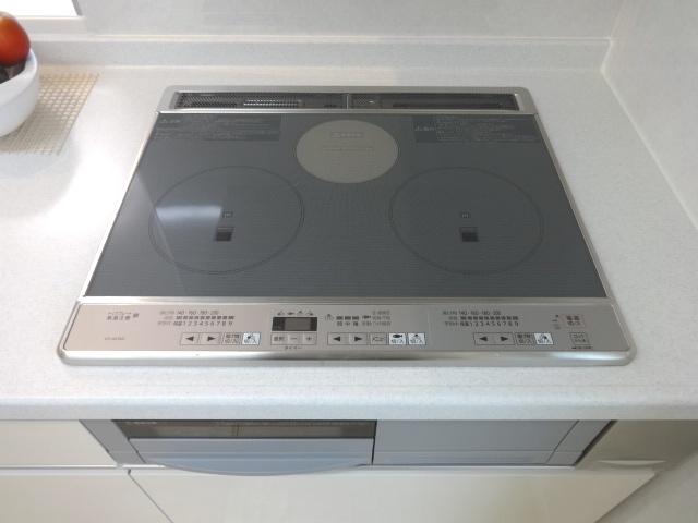 Kitchen. Local (10 May 2013) Shooting