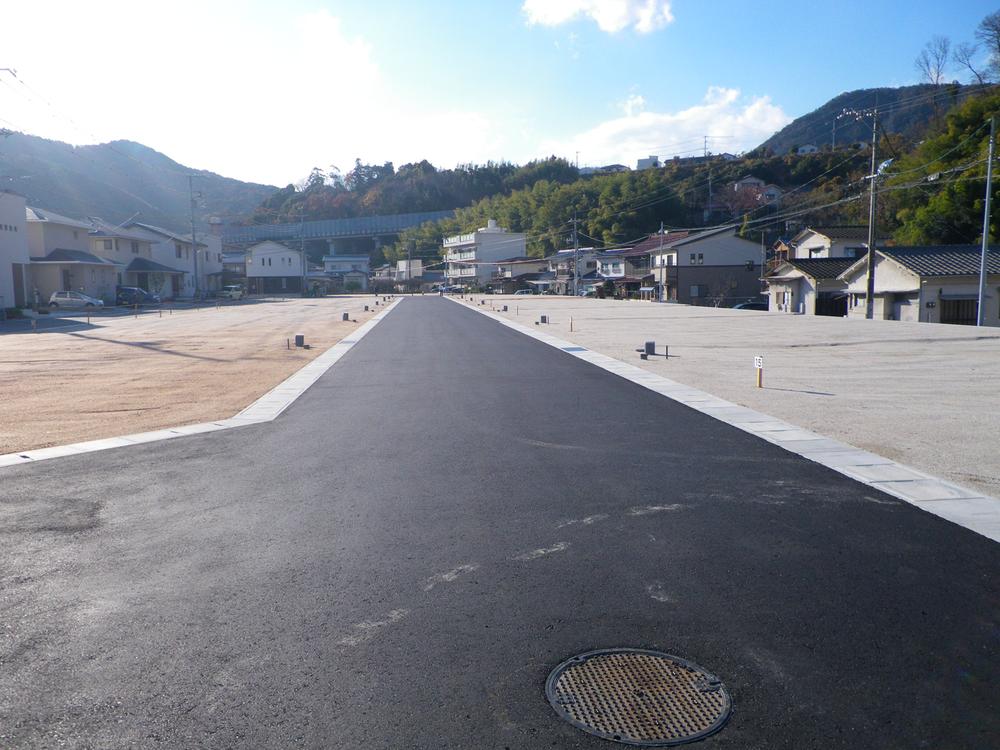 Local photos, including front road. Local (12 May 2013) Shooting