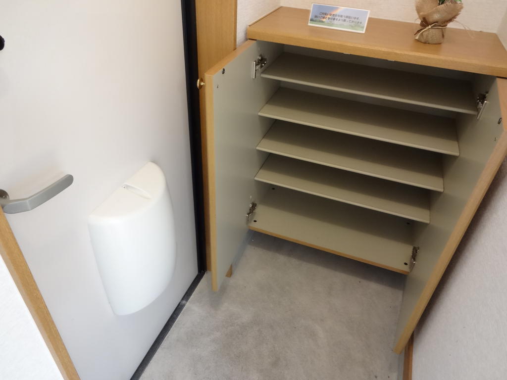 Entrance. Because there is a shoebox, Shoes also neat storage ☆