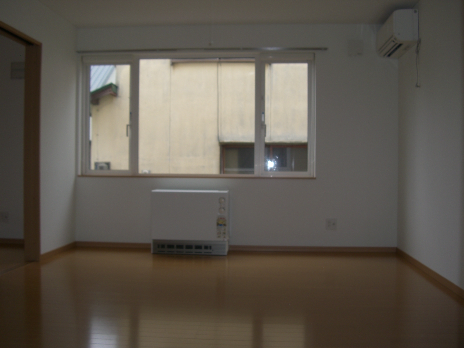 Living and room. Spacious living room!