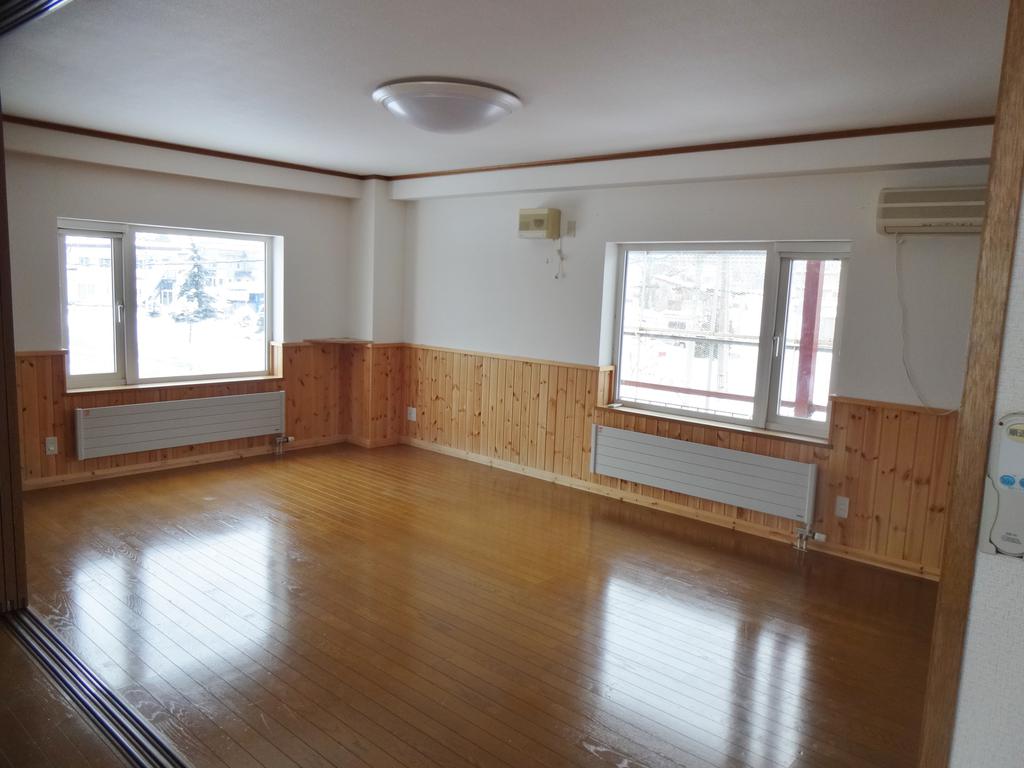 Other room space. The bedroom is available spacious 14 Pledge