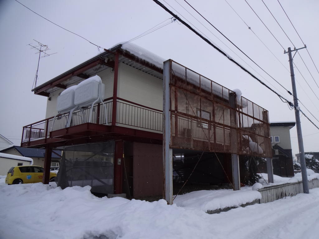 Building appearance. Signboard installation also possible