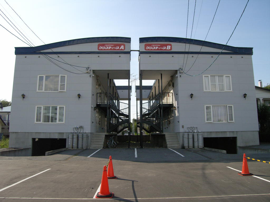 Building appearance. Cheap is the property ☆ 