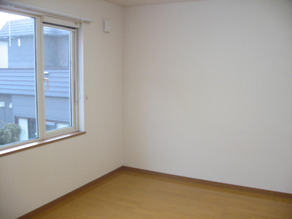 Other room space. Shiny flooring ☆